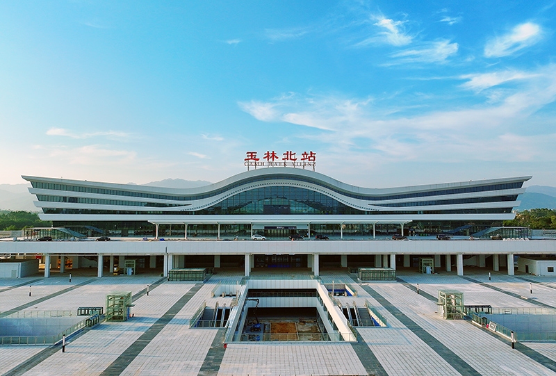 圖6：10月26日，南珠高鐵南玉段全線拉通試驗。圖為該線路上最大新建車站玉林北站（陳海嬋 攝）.jpg