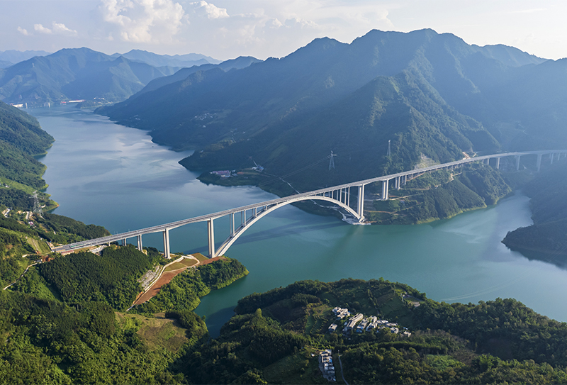 世界最大跨徑拱橋——天峨龍灘特大橋