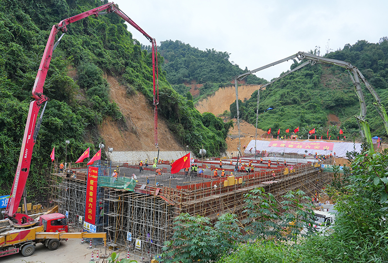 施工現(xiàn)場航拍大圖 (3).jpg 施工現(xiàn)場航拍大圖 (3).jpg