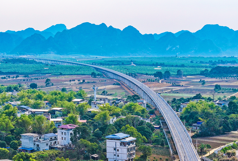 南憑高鐵崇憑段 大干快上.JPG