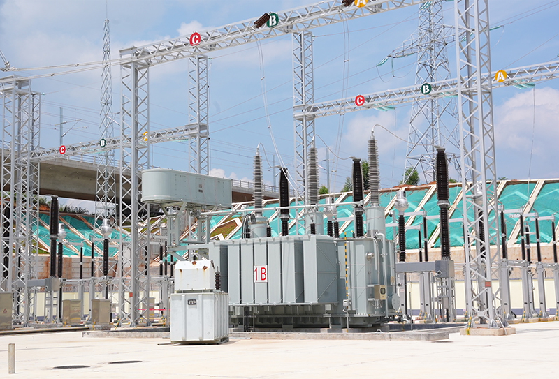 牽引變壓器.jpg